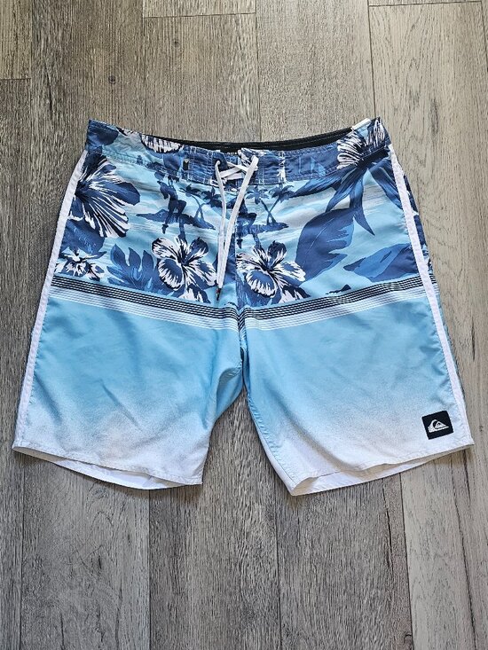 Quiksilver Other - Quiksilver Men´s Blue Floral Ombre Boardshorts Swim Trunks Size Large